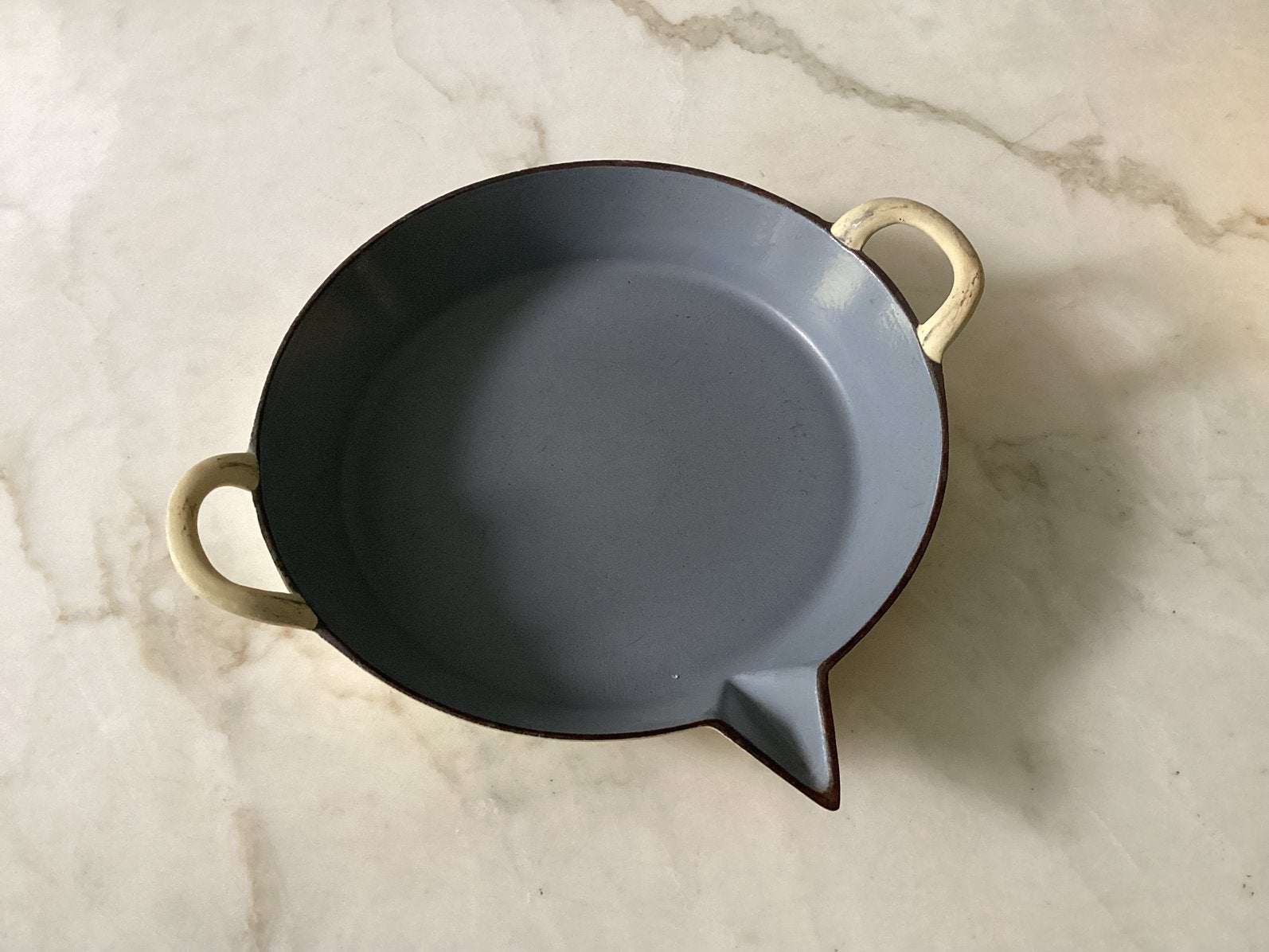 Gietijzeren Braad pannetje met schenktuit 25 cm €12,50, Ophalen, Gietijzer, Koekenpan of Braadpan
