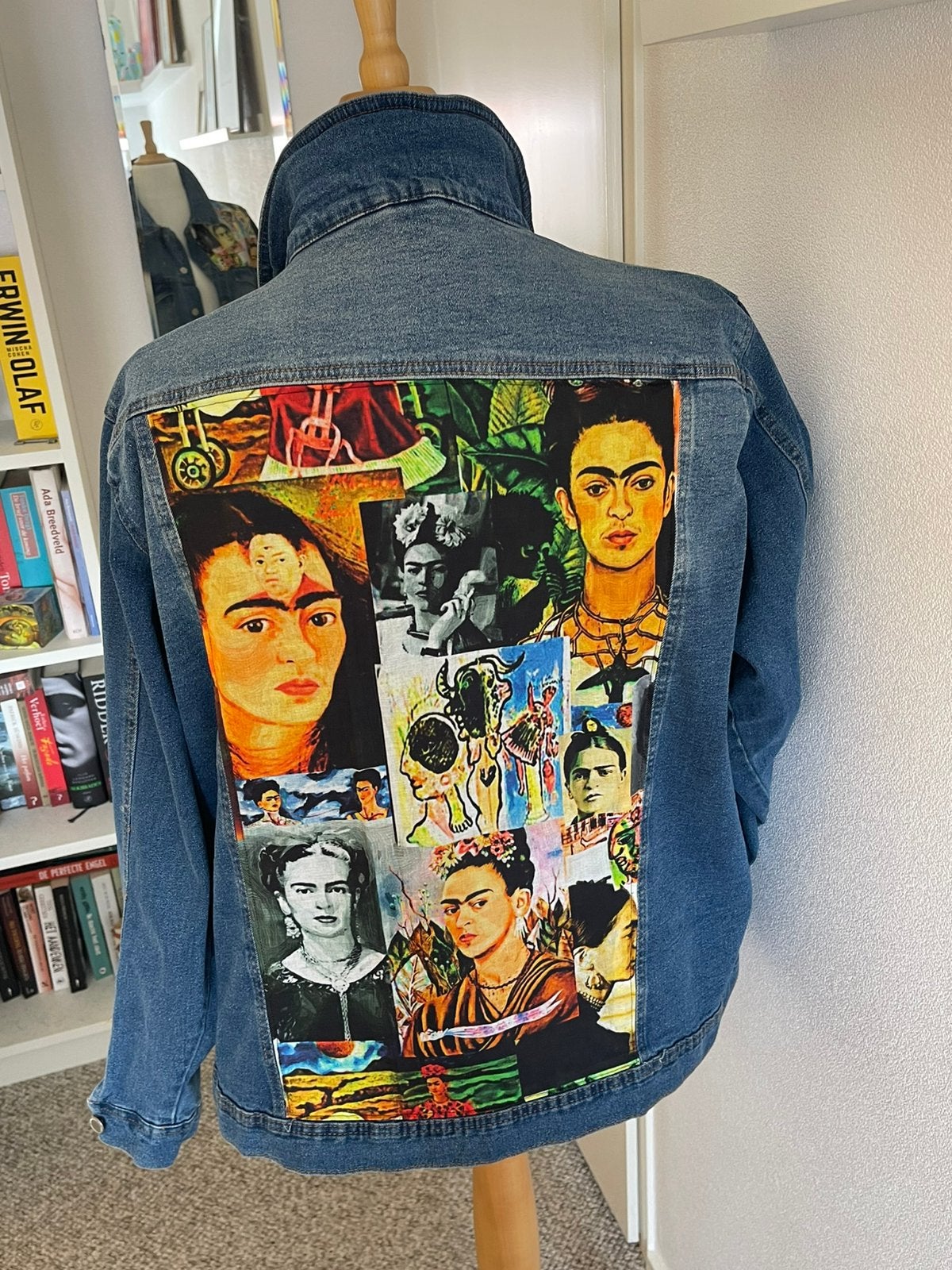 Peet: Gepimpt spijkerjack met Frida Kahlo stof maat 50/52, Kleding | Dames, Grote Maten, Ophalen of Verzenden, Zo goed als nieuw