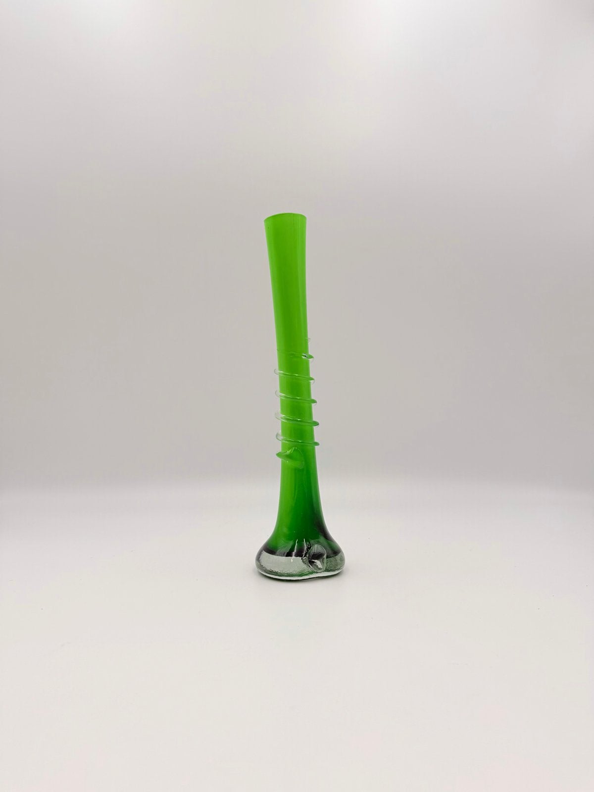 Vintage Murano vaas, groen glas met spiraaldecoratie, Ophalen of Verzenden