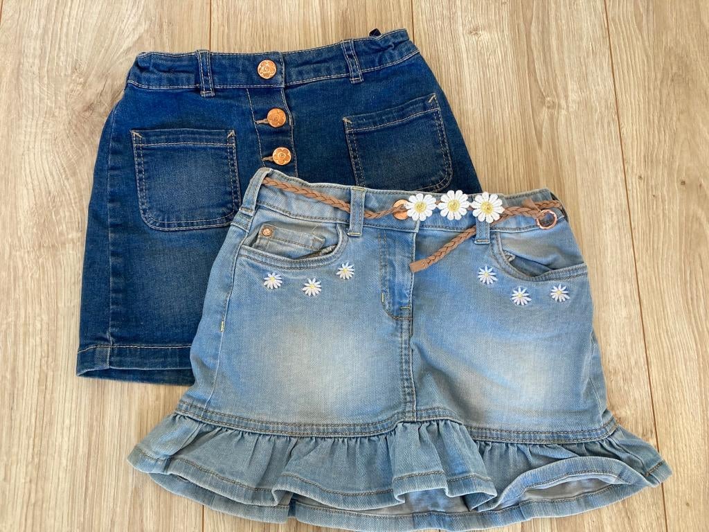 Spijkerrokjes maat 122, Kinderen en Baby's, Kinderkleding | Maat 122, Ophalen of Verzenden, Zo goed als nieuw, Meisje, Jurk of Rok