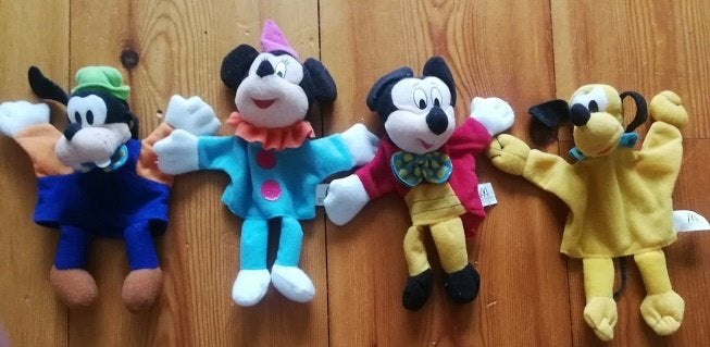 4 kleine handpopjes Disney , Mickey, Minnie, Pluto Goofy, Ophalen, Zo goed als nieuw
