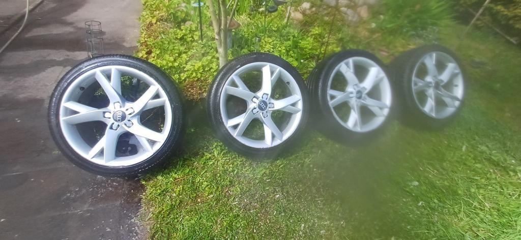 Audi A4 18 inch velgen met banden, Auto-onderdelen, Banden en Velgen, 18 inch, Banden en Velgen, Ophalen of Verzenden, Personenwagen