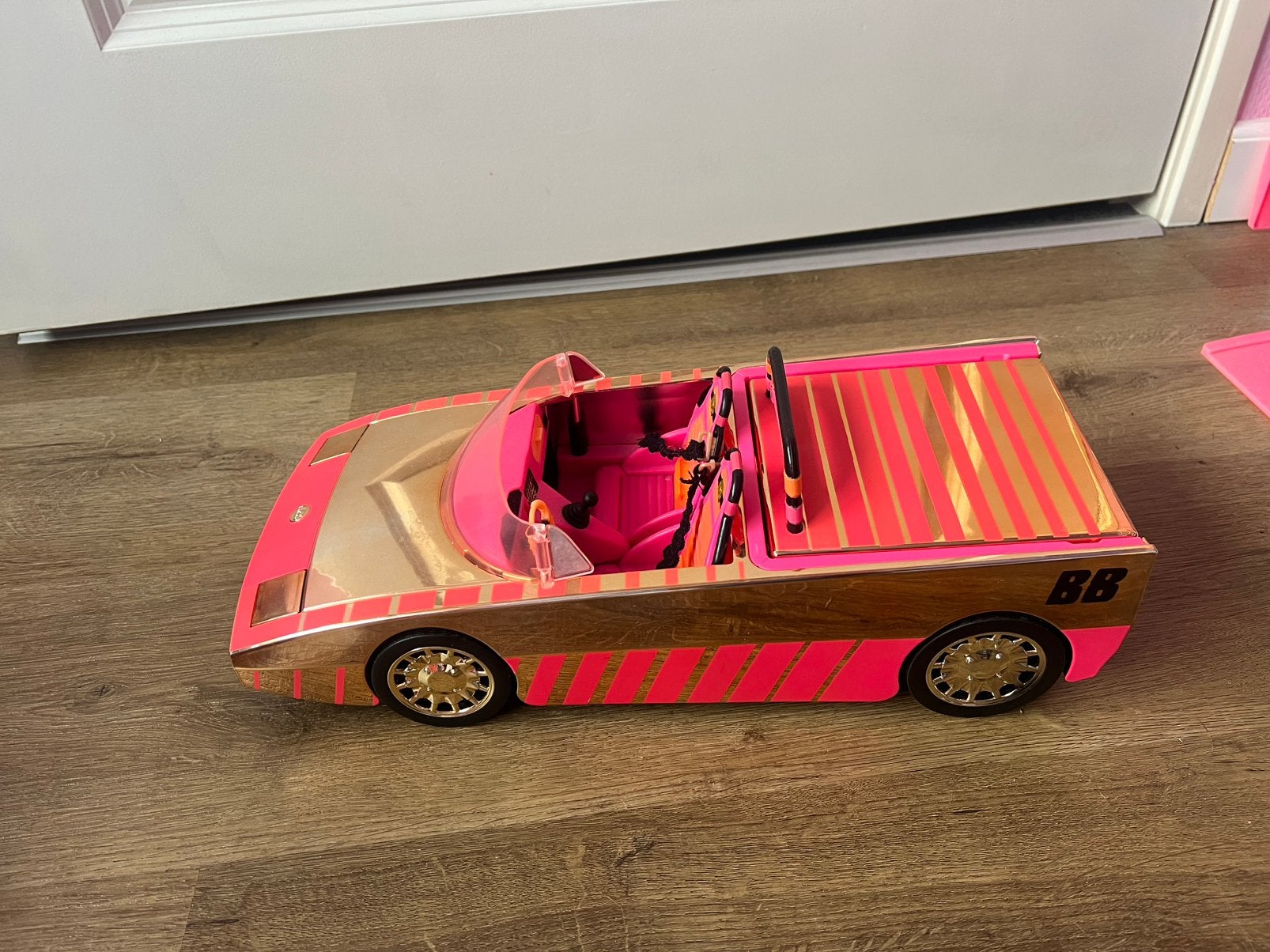 L.o.l auto met jacuzzi, Ophalen, Gebruikt