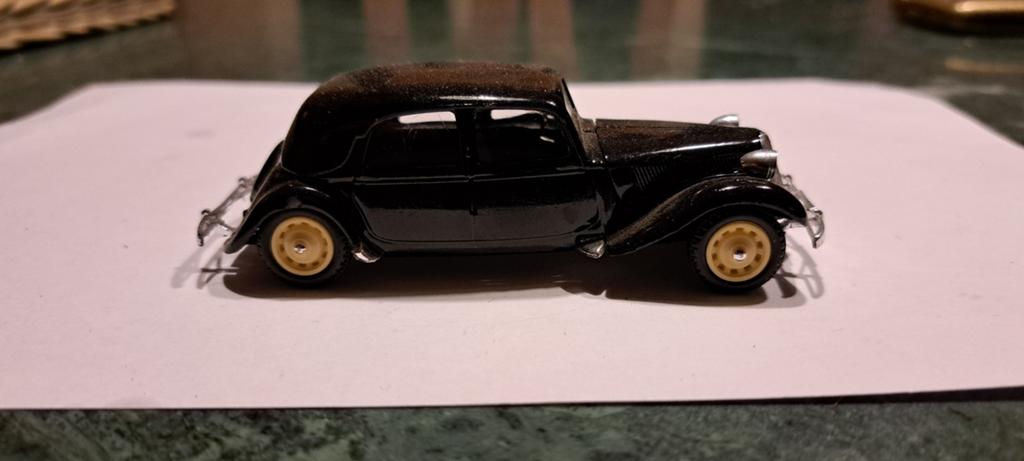 Citroen traction avant 1:43, Ophalen of Verzenden, Auto, Solido