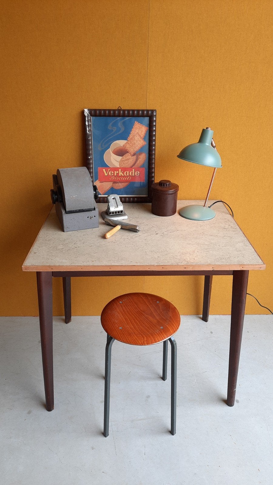 Vintage bureau, hout en linoleum blad, demontabel, Gebruikt, Hout, Vintage, Ophalen of Verzenden