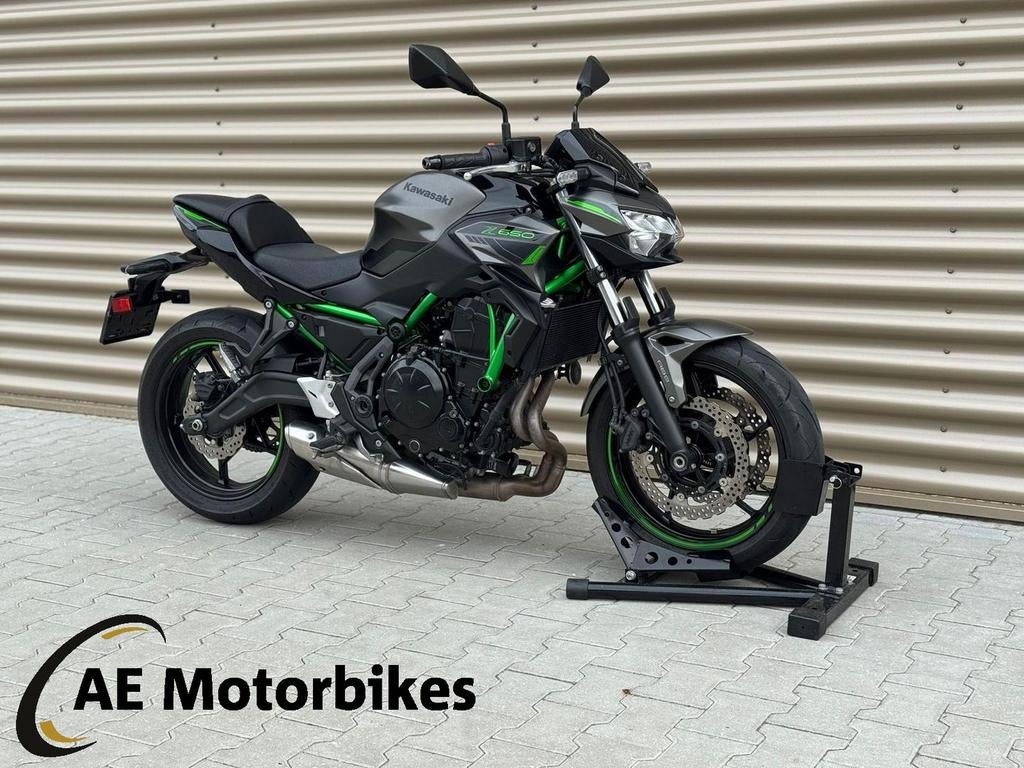 KAWASAKI Z650 (bj 2024), 2 cilinders, 649 cc, Bedrijf, Onbekend