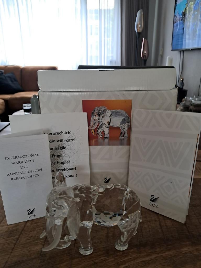 Swarovski Jaarstuk Olifant met doos en certificaat, Verzamelen, Beelden en Beeldjes, Ophalen of Verzenden