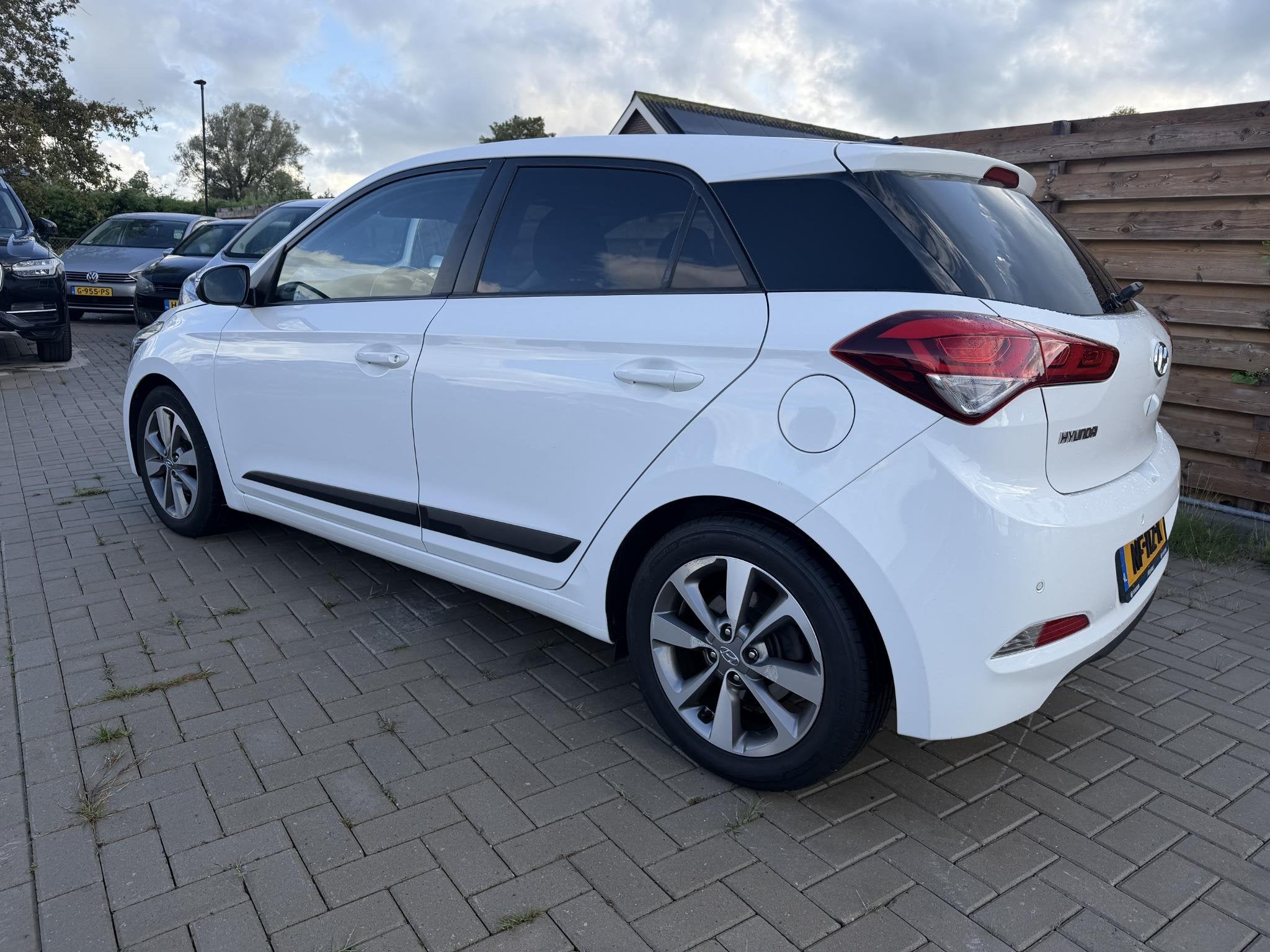 Hyundai i20 1.0 T-GDI Premium Pano l camera, Auto's, Euro 6, 1045 kg, Origineel Nederlands, Handgeschakeld
