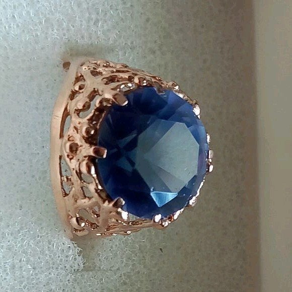 Vintage Sovjet Unie gouden ring met aquamarijn., 18 tot 19, Gebruikt, Ophalen of Verzenden, Dame