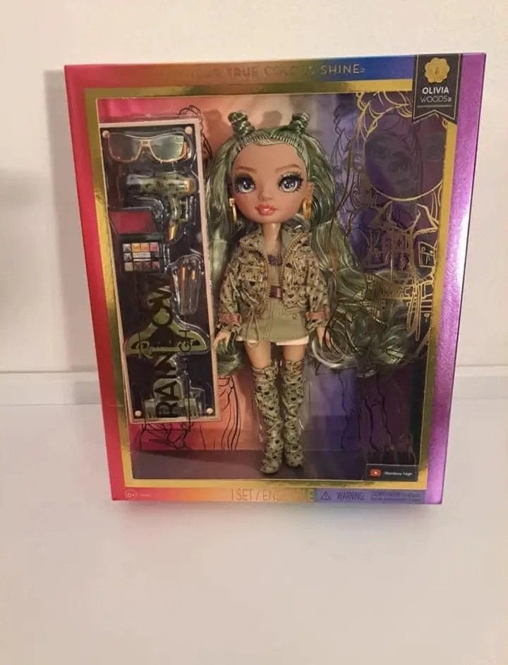Rainbow High Fashion Doll - OLIVIA WOODS, Ophalen of Verzenden, Nieuw, Pop