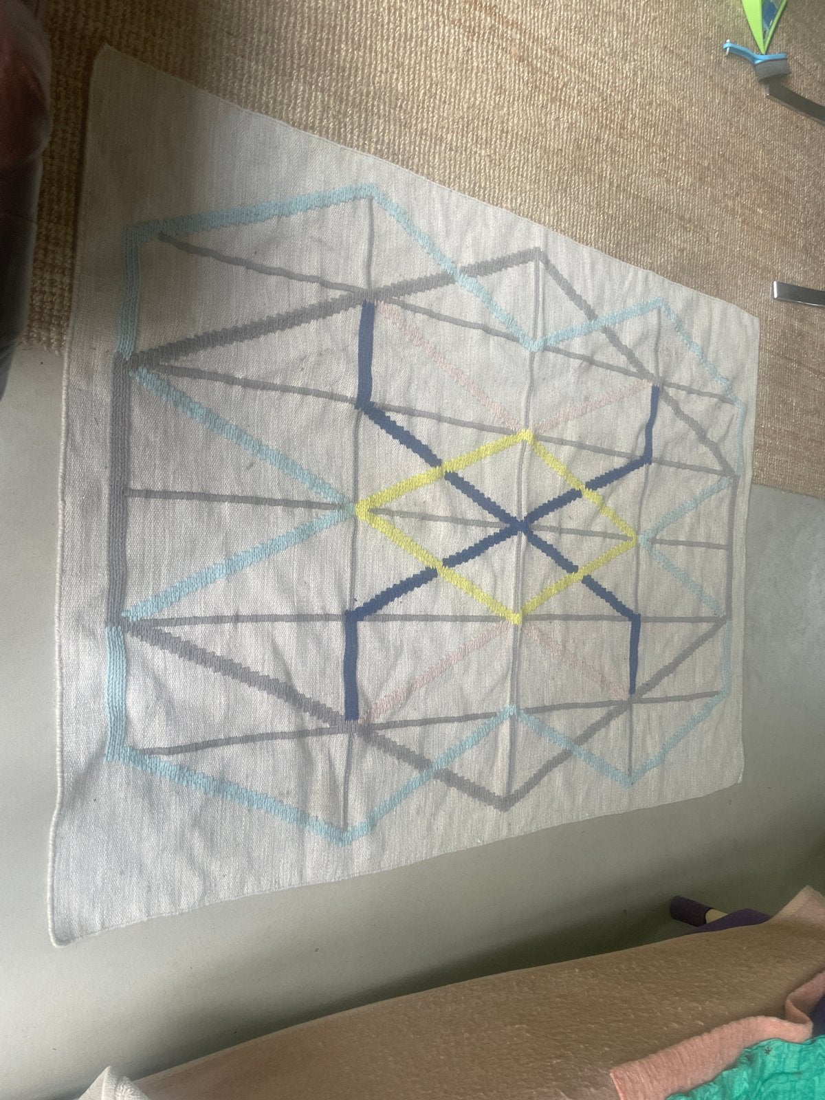 Vloerkleed (wol) met geometrisch patroon, Ophalen, Gebruikt, 100 tot 150 cm, Crème