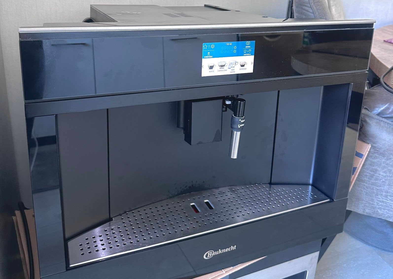 KMT11F45BUILT-INCOFFEEMACH – Inbouw koffieautomaat, Ophalen, 10 kopjes of meer, Koffiemachine, Koffiebonen