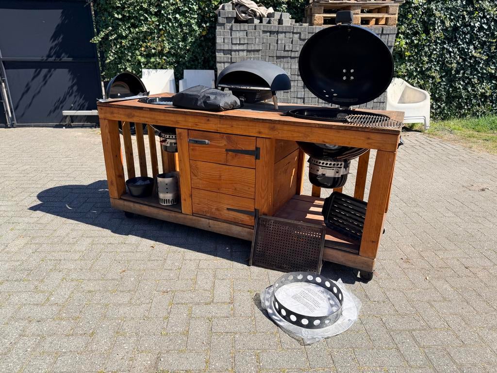 BBQ meubel Douglas hout met 2 Weber BBQ's en accessoires, Ophalen, Gebruikt