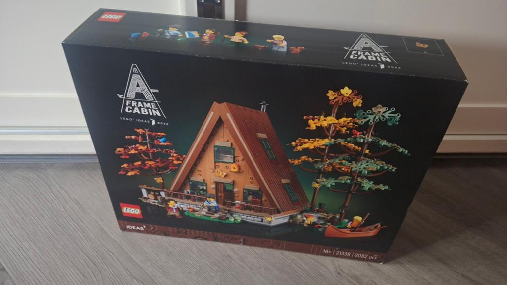 Lego 21338, Ophalen of Verzenden, Nieuw