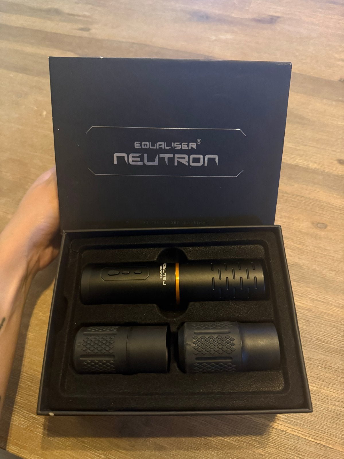 Equaliser neutron tattoo, Ophalen of Verzenden
