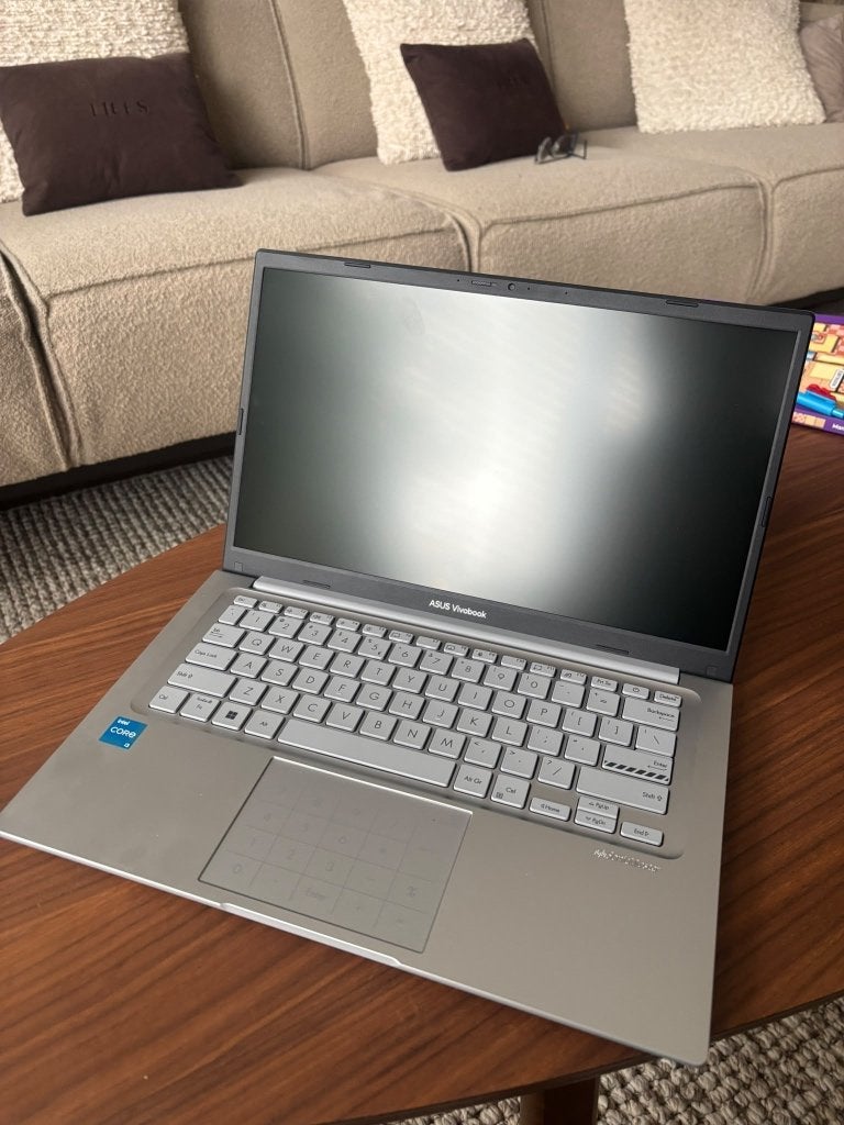 ASUS Vivobook 14 x1404ZA - Intel Core i3-1215U Laptop, Ophalen, 2 tot 3 Ghz, Qwerty, 8 GB