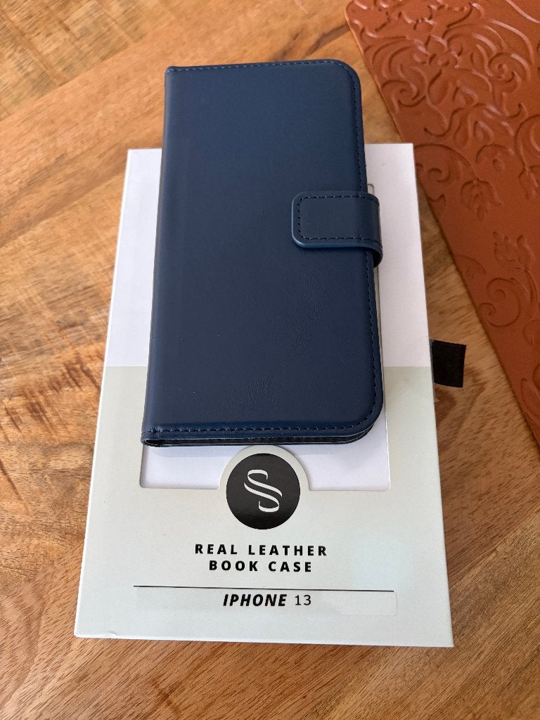 Selencia Real Leather Book Case Iphone 13, Telecommunicatie, Mobiele telefoons | Hoesjes en Frontjes | Apple iPhone, Ophalen of Verzenden