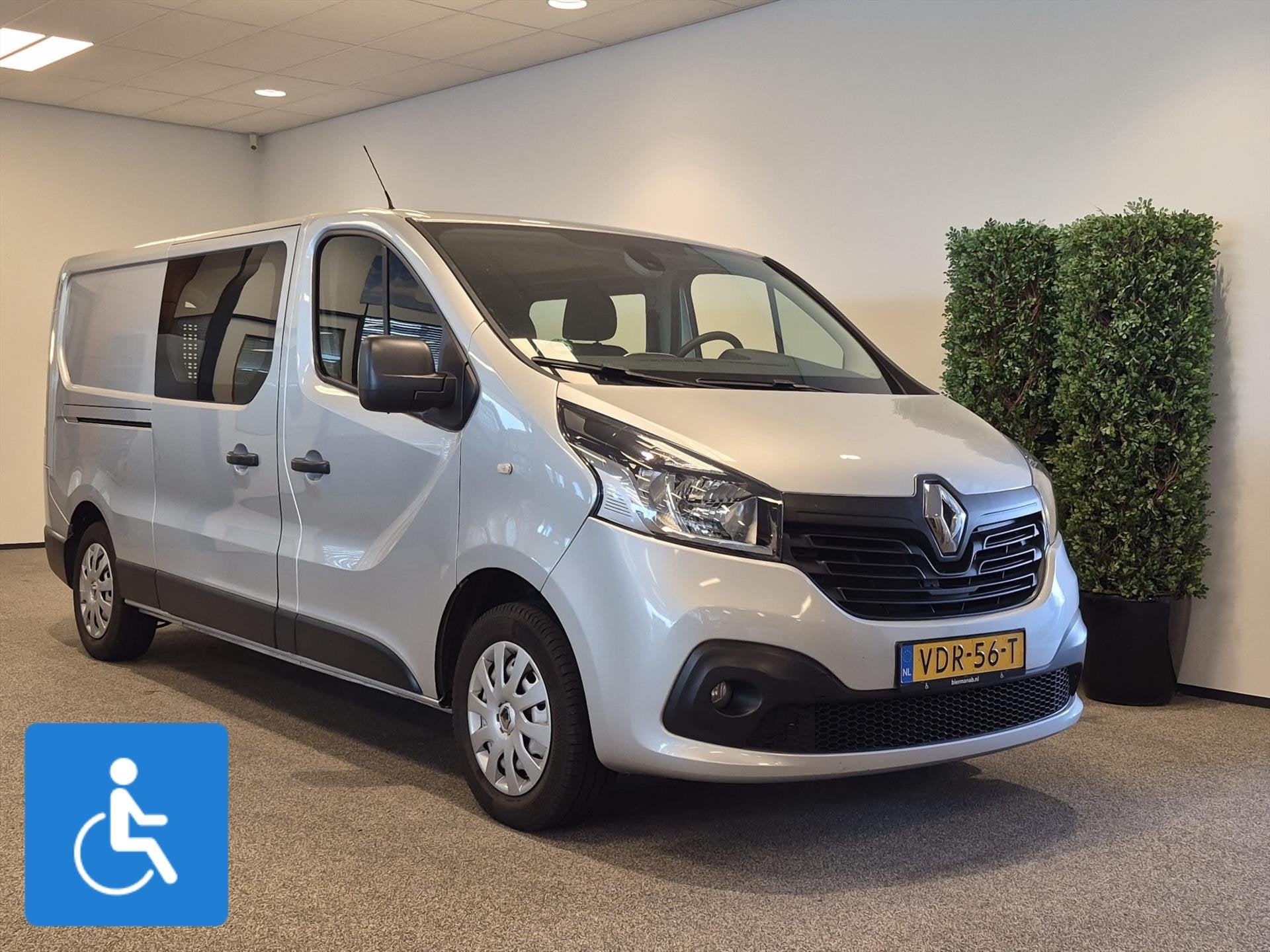 Renault Trafic L2H1 Rolstoelbus, Origineel Nederlands, Bedrijf, Te koop, 750 kg