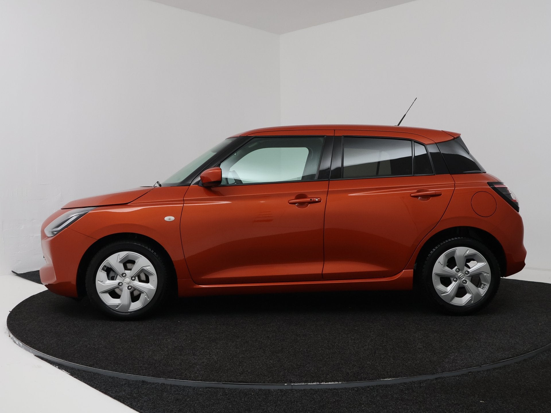 Suzuki Swift 1.2 Select Smart Hybrid | Apple Carplay / Andro, Stof, Gebruikt, Overige kleuren, 400 kg