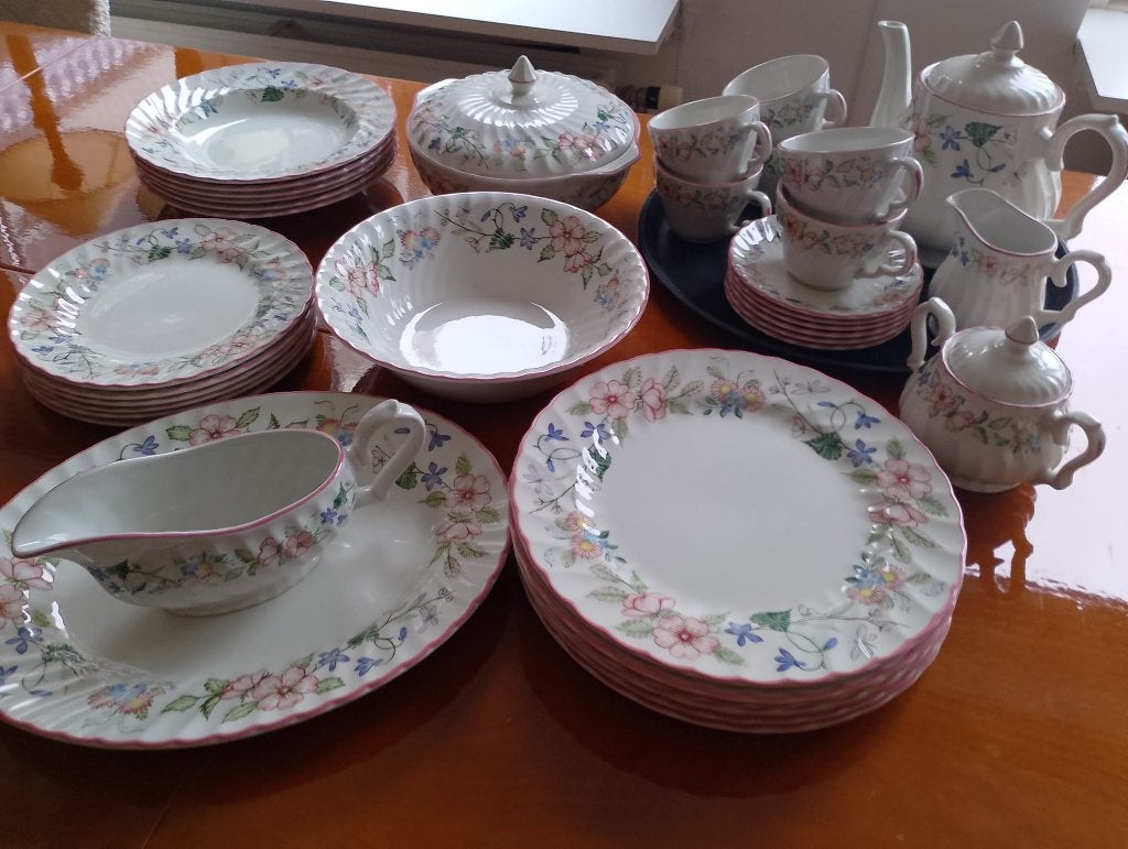 Compleet Servies Wood & Sons, Spring Fields, Antiek en Kunst, Ophalen