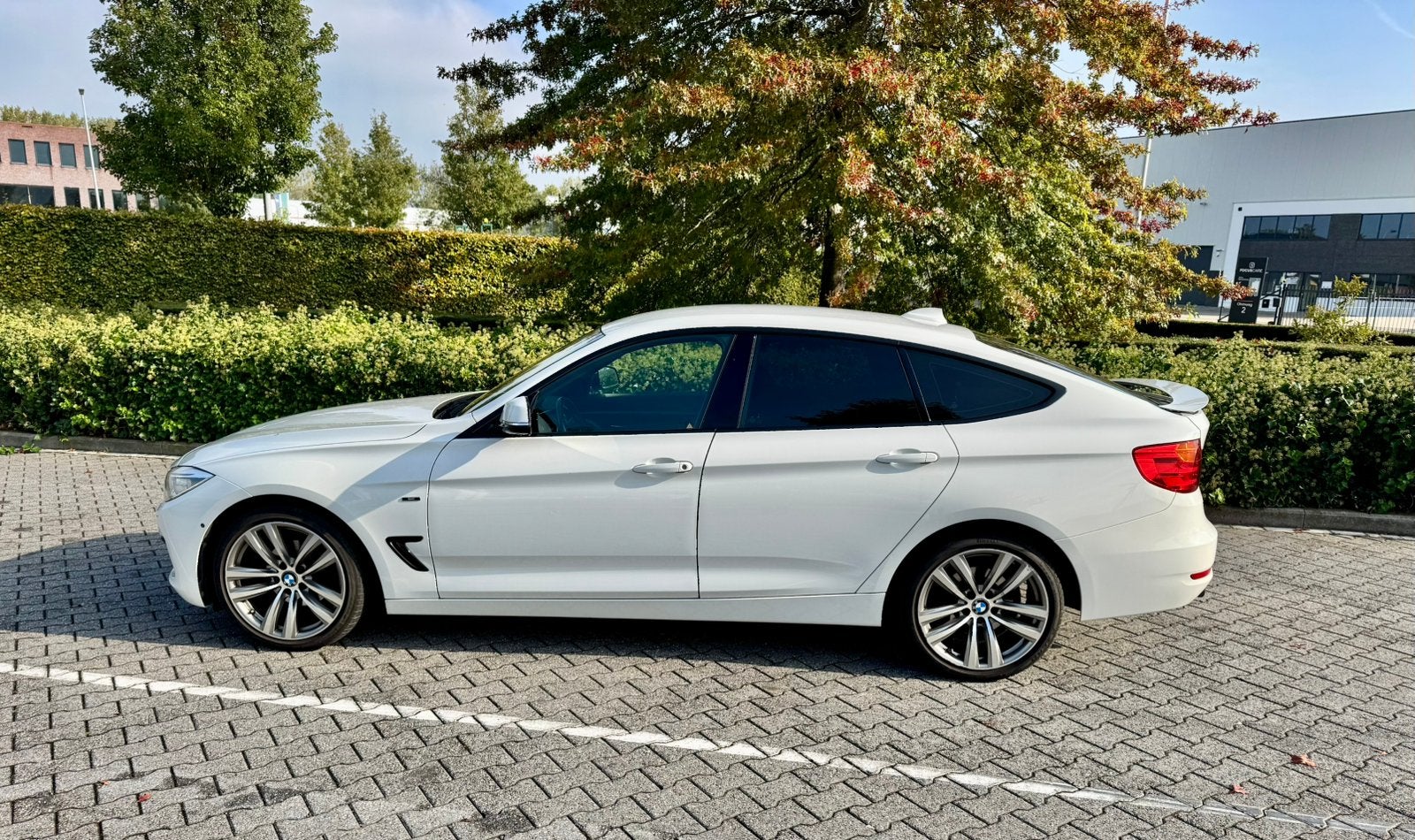 BMW 3-Serie Gran Turismo 320I Xdrive High Executive, Auto's, Achterwielaandrijving, Zwart, 4 cilinders, Wit
