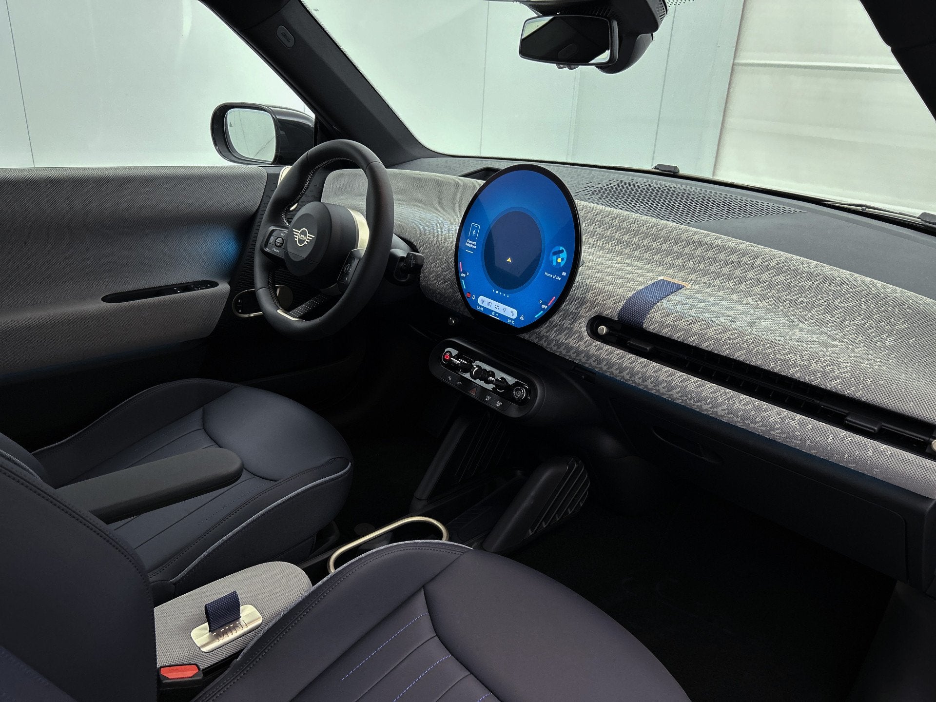 MINI Hatchback Cooper E / Favoured Trim / Pakket L / 18 inch, Auto's, Mini, Dealer onderhouden, Huisgarantie, Met garantie (alle)