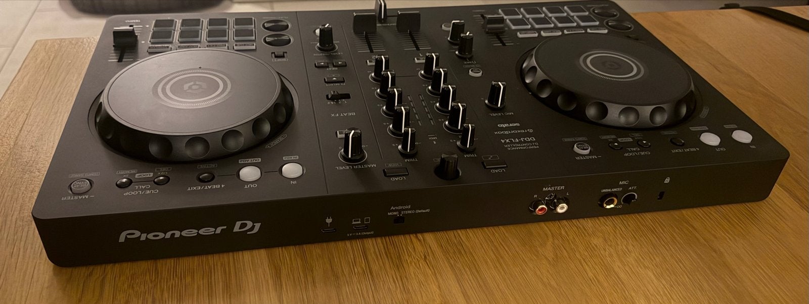 Pioneer DDJ-FLX4 DJ-controller - Zo goed als nieuw