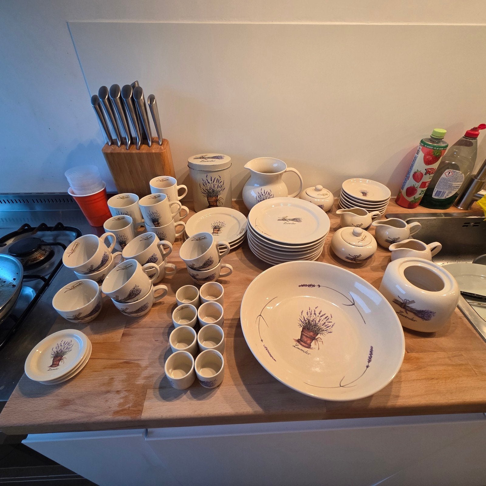 Lavendel servies by Jet, Ophalen, Zo goed als nieuw, Porselein, Overige stijlen