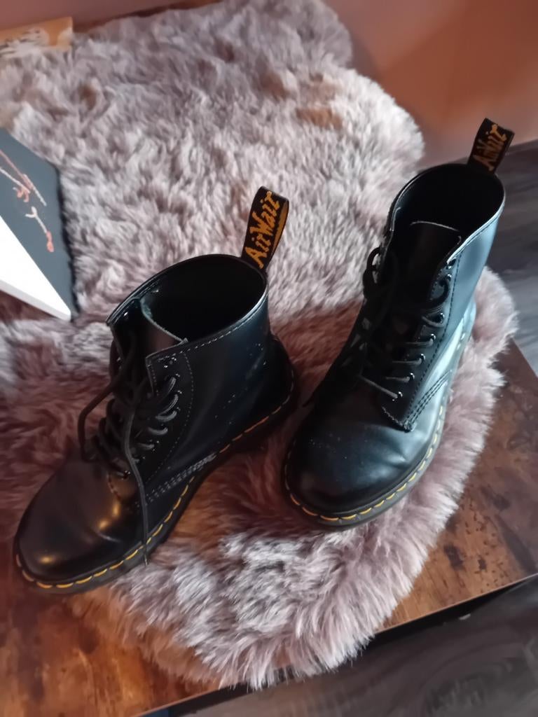 Dr. Martens schoenen origineel maat 39, Kleding | Dames, Schoenen, Hoge laarzen, Zwart, Ophalen of Verzenden, Dr. Martens