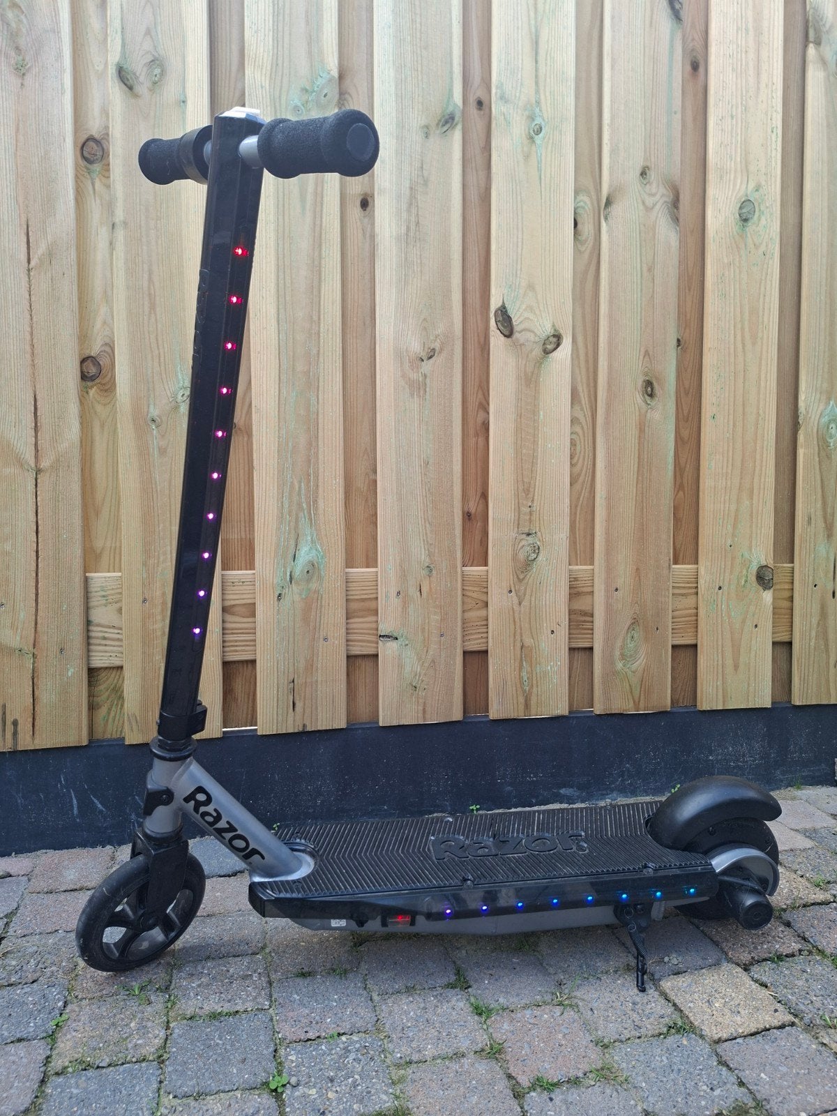 Electrische kinderstep, Ophalen, Zo goed als nieuw, Elektrische step (E-scooter)
