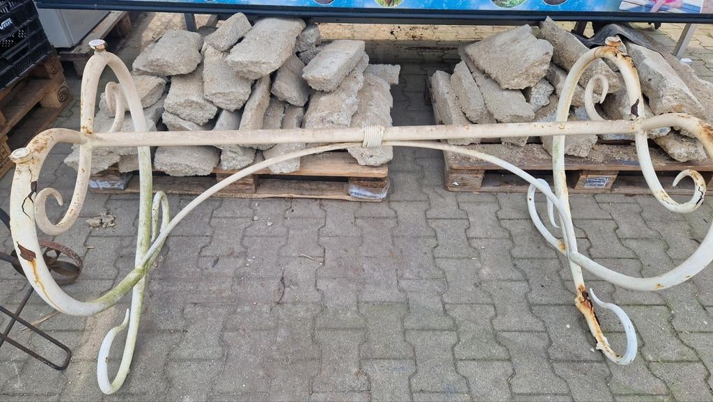 Brocante onderstel tuintafel, Ophalen, Gebruikt