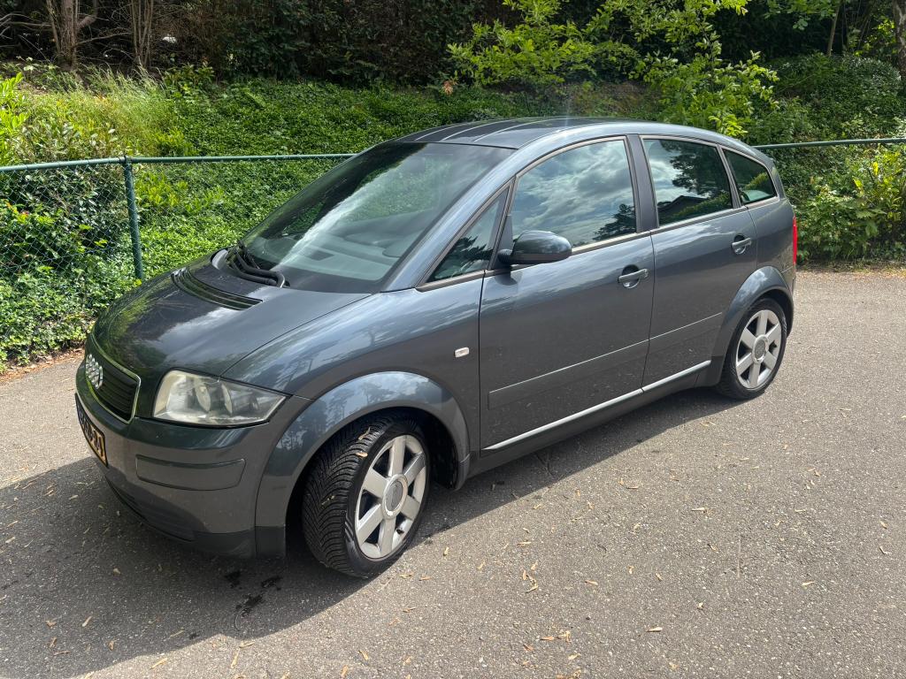 Audi A2 1.6 FSI 2002 Grijs, Auto's, Audi, Voorwielaandrijving, 970 kg, 31 €/maand, 4 cilinders