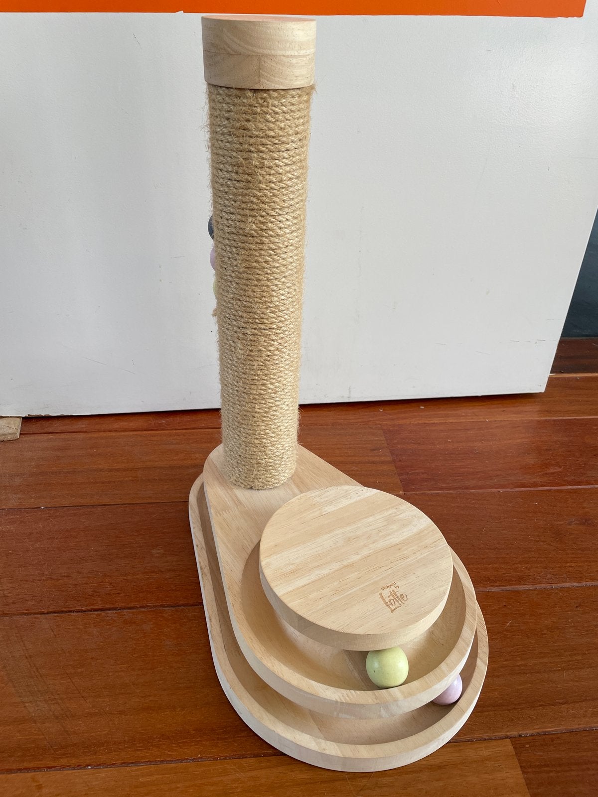 Designed by Lotte Inez krabpaal, Dieren en Toebehoren, Ophalen, Zo goed als nieuw