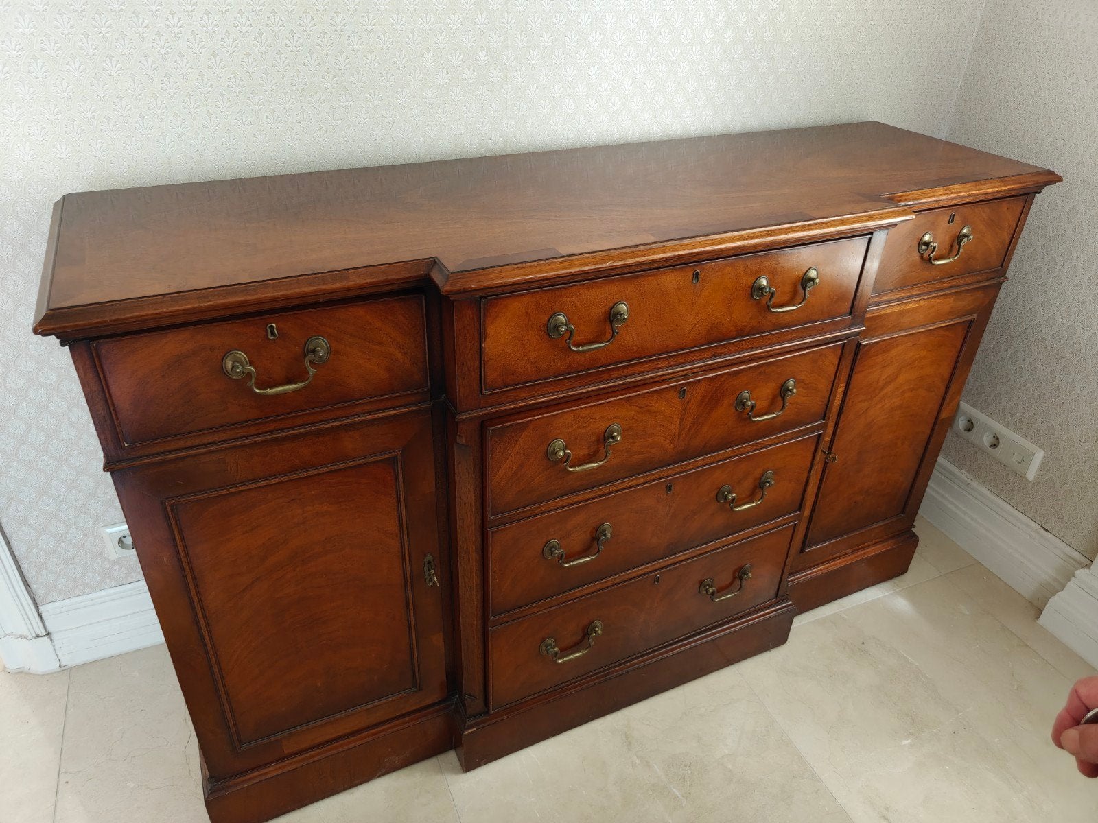 Mahonie dressoir, Ophalen, 25 tot 50 cm