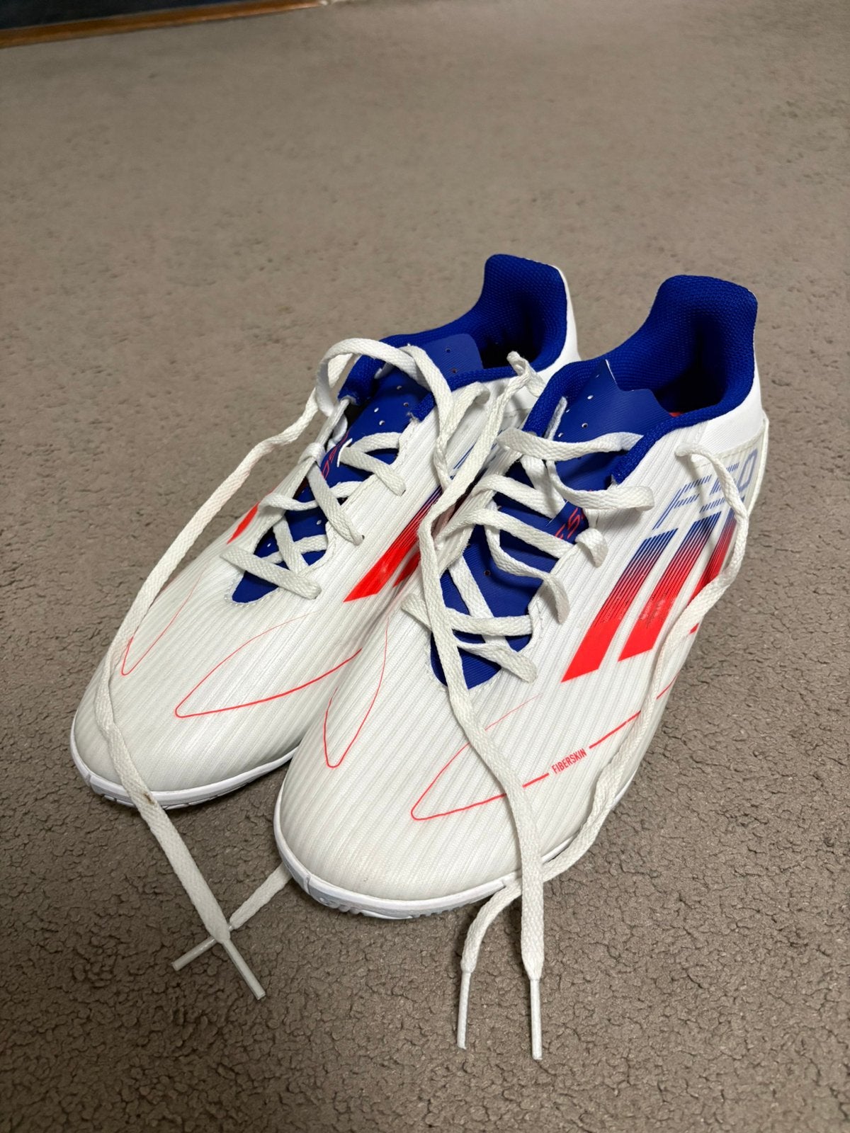 Adidas f50 zaalschoenen, Maat XS of kleiner, Schoenen, Ophalen of Verzenden, Zo goed als nieuw