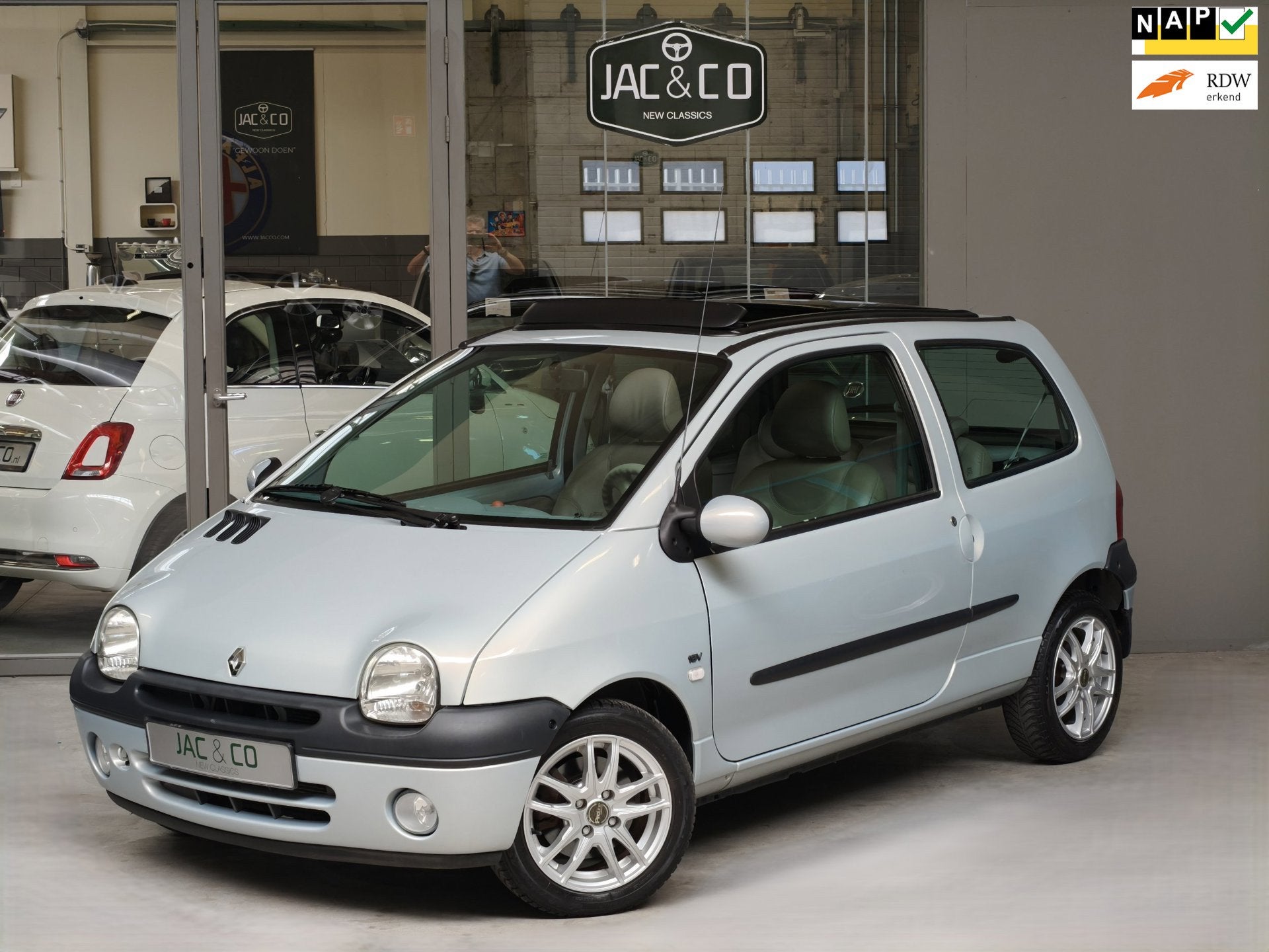 Renault Twingo 1.2-16V Paris Automaat Airco, Twingo, 4 cilinders, 4 stoelen, Elektrische ramen