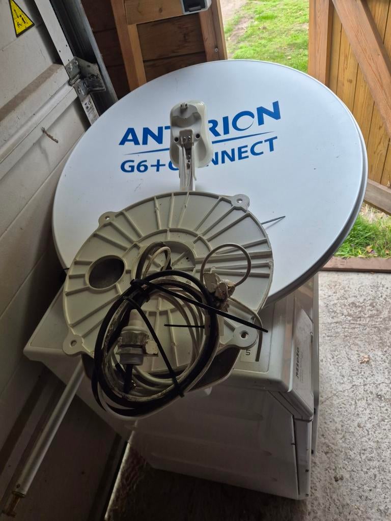 Antarion G6+ Connect schotelantenne & Megasat Smart TV's TV, Ophalen, Zo goed als nieuw, (Schotel)antenne, Overige merken