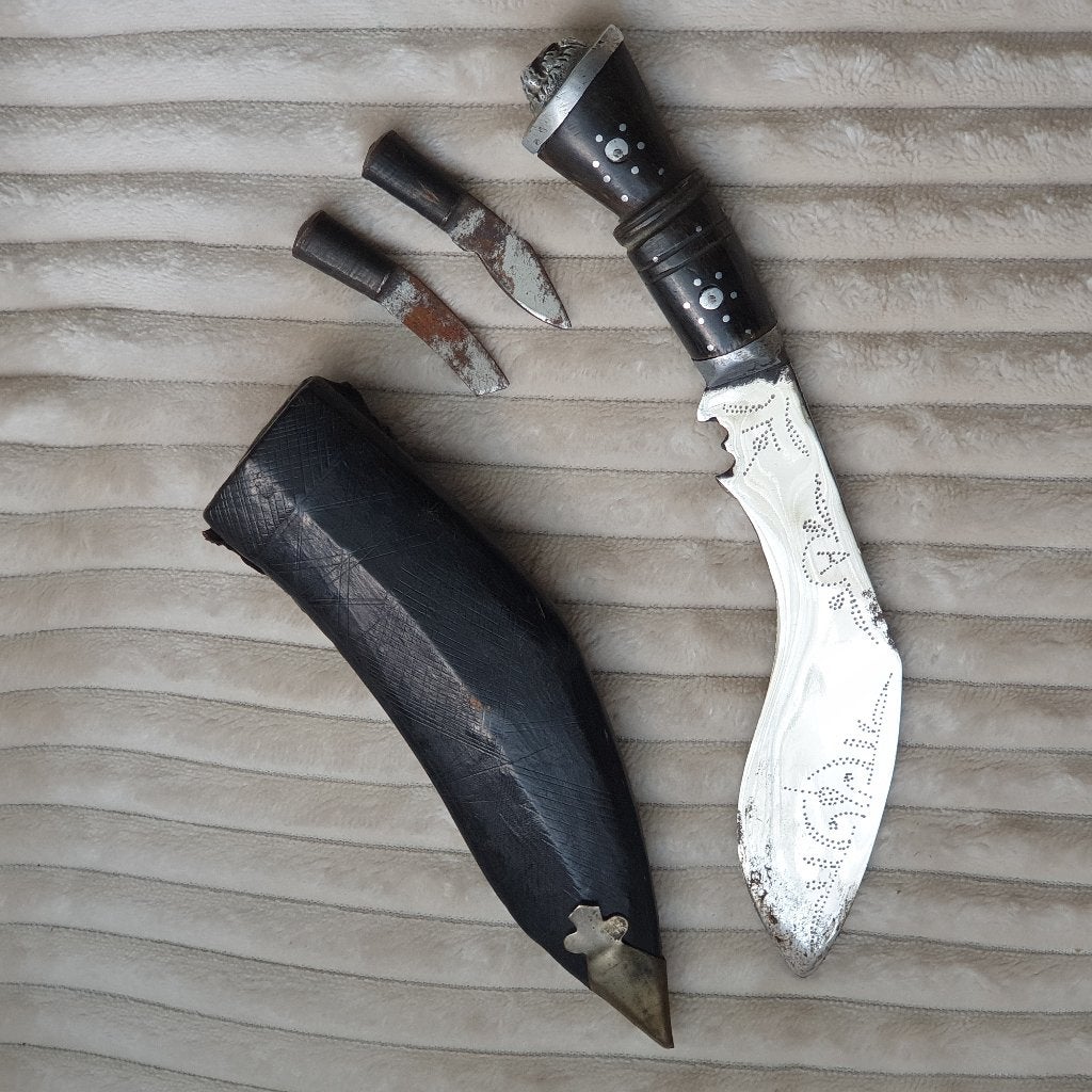 Vintage kukri dolk met 2 kleine mesjes, Verzamelen, Militaria | Algemeen, Ophalen of Verzenden, Landmacht, Azië, Mes of Dolk