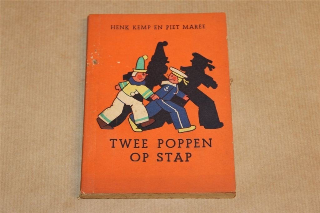 Twee Poppen op Stap — Kemp, ill. Piet Marée Vintage 1943, Antiek en Kunst, Antiek | Boeken en Bijbels, Ophalen of Verzenden