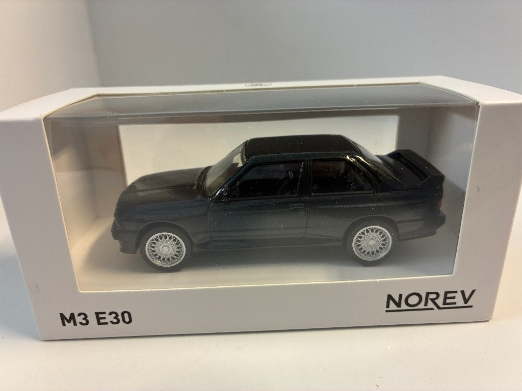 27279: BMW M3 E30 - 1986 - Norev 1:43, 70-72 avenue de Bohlen 69120 Vaulx-en-Velin, France, Auto, Norev, Norev