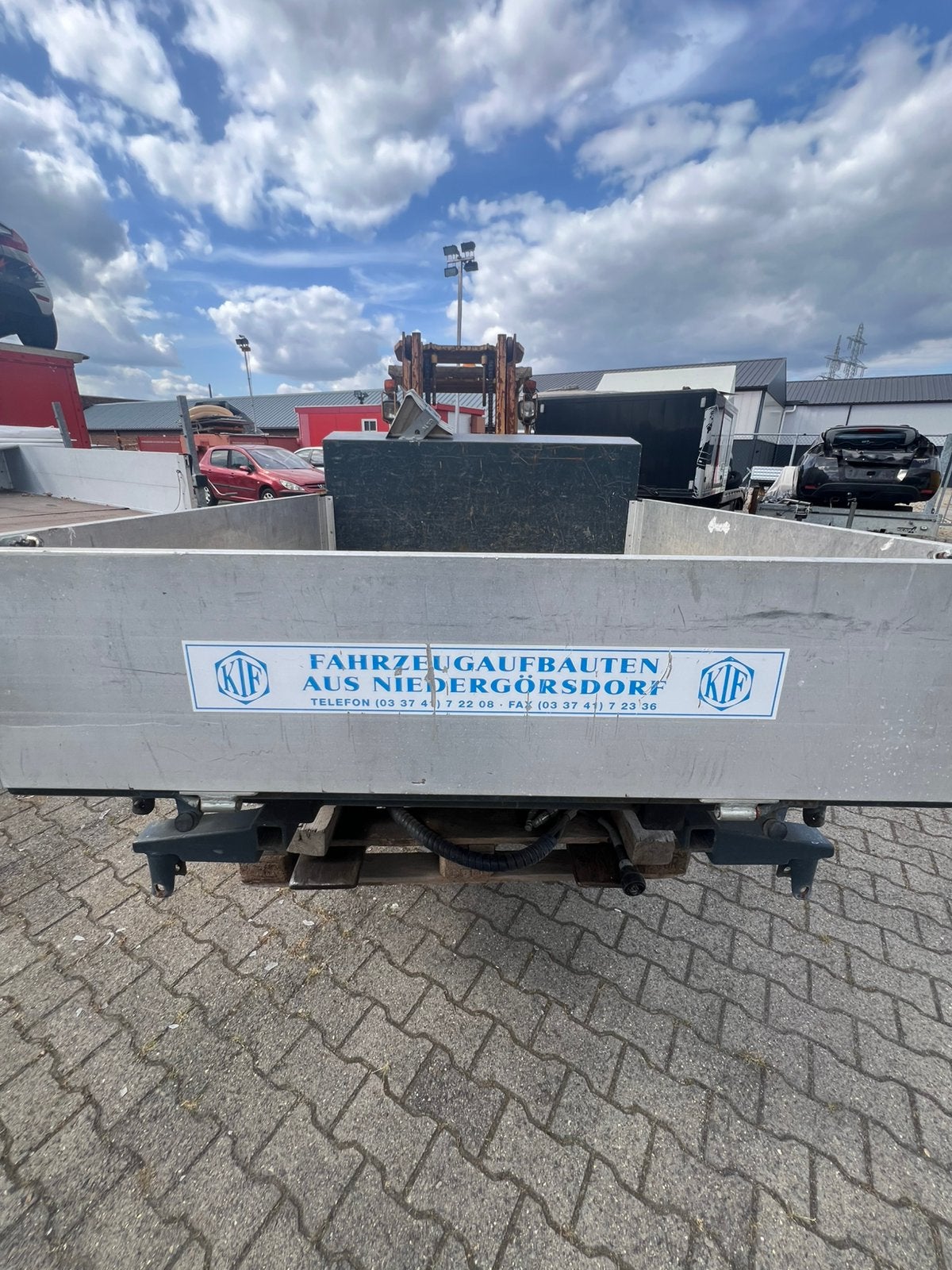 Laadbakje 3 zijdige hydraulische Heckkipper Tremo, Ophalen, Voor, Spatbord