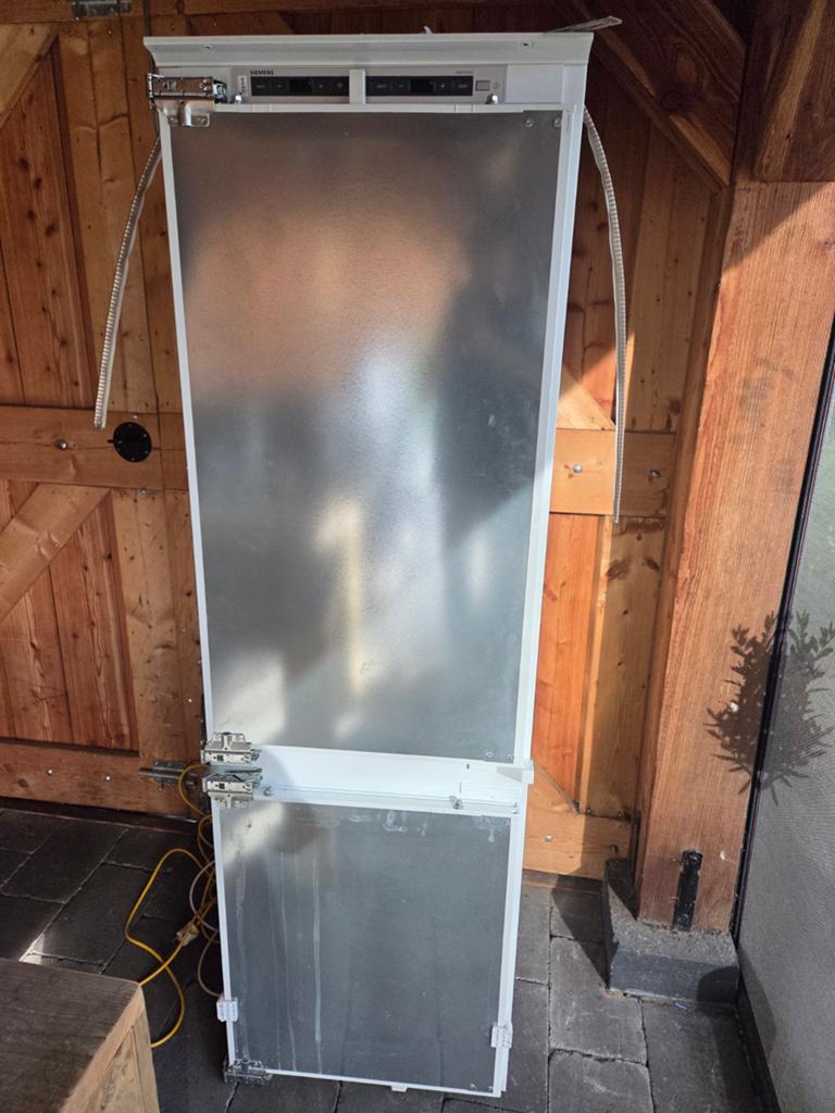 Siemens inbouw koelvries combinatie. Serieus bod., 200 liter of meer, Ophalen, Zo goed als nieuw, Zonder vriesvak