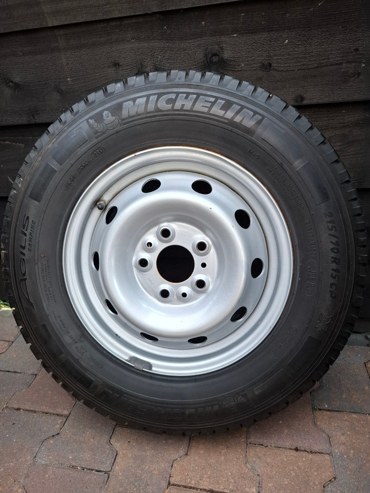 Michelin Agilis 215/70 R15 CP Banden en Velgen, Auto-onderdelen, Banden en Velgen, 15 inch, Banden en Velgen, Ophalen of Verzenden