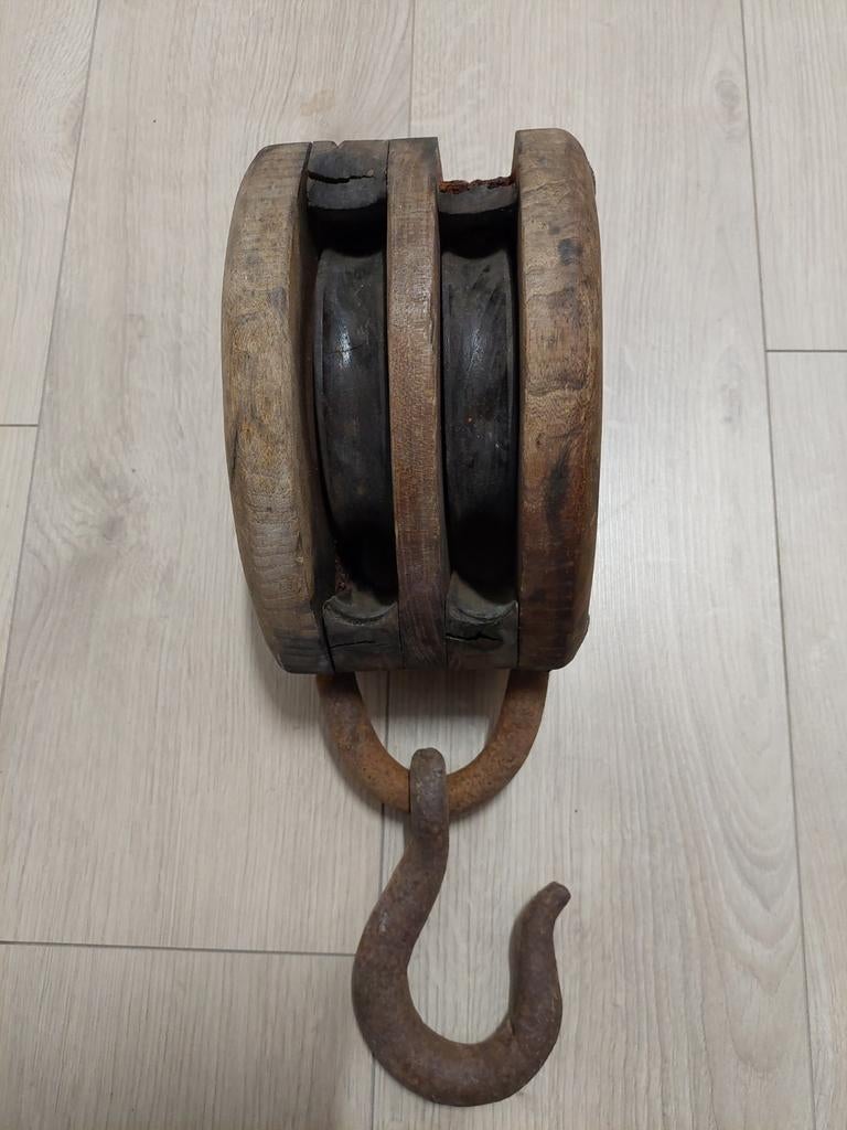 Antieke houten katrol met haak - Decoratief object, Ophalen of Verzenden