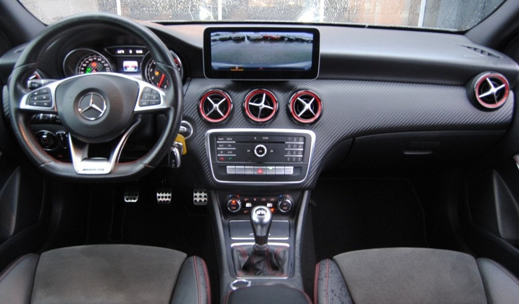 Mercedes-Benz A-Klasse 250 A 250 Sport || AMG Pakket|| Stoel, Auto's, Mercedes-Benz, Voorwielaandrijving, Stoelverwarming, 15 km/l