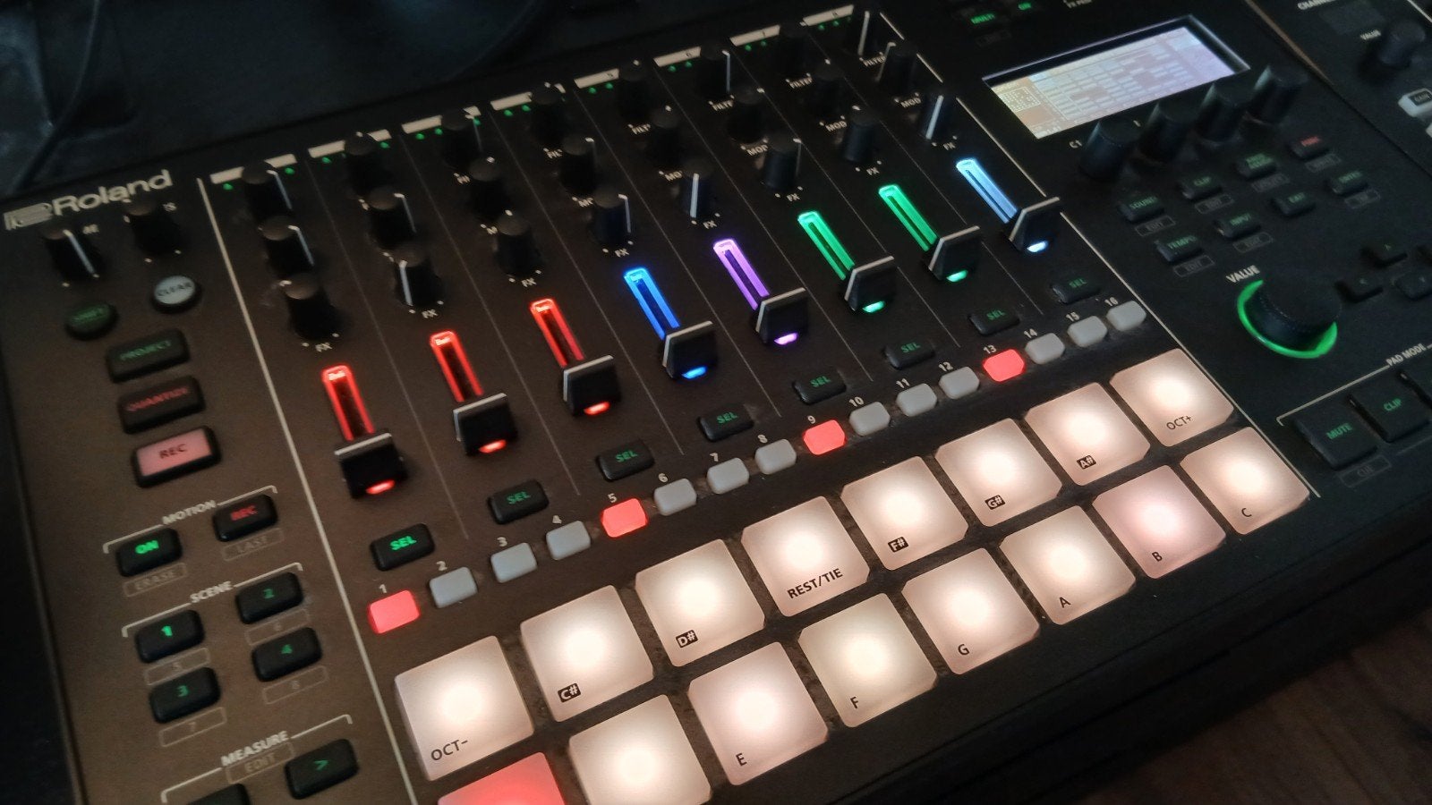 Roland MC 707 Groovebox [mint], Verzenden, Roland, Overige aantallen, Zo goed als nieuw