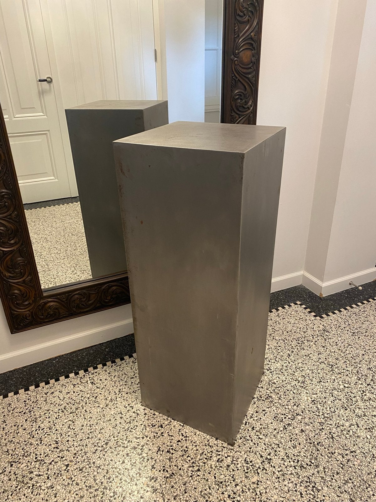 Strakke metalen sokkel/zuil - 100 cm hoog, Ophalen, Gebruikt