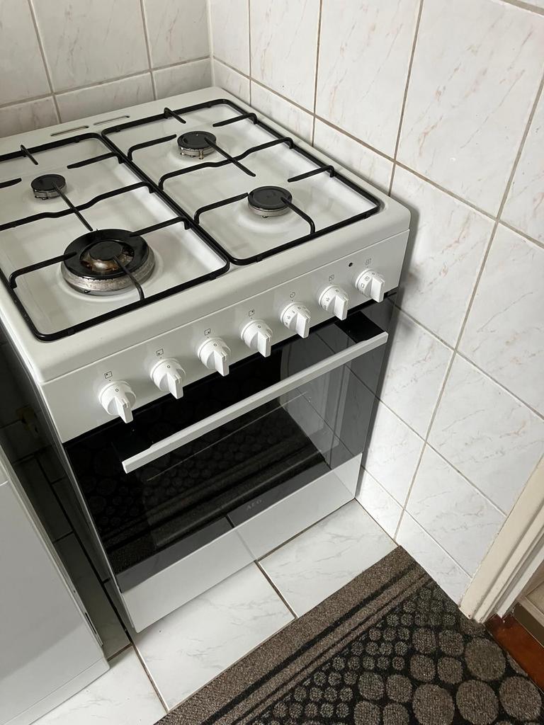 AEG gasfornuis met oven, Witgoed en Apparatuur, Fornuizen, Ophalen, Gebruikt, 4 kookzones, Gas