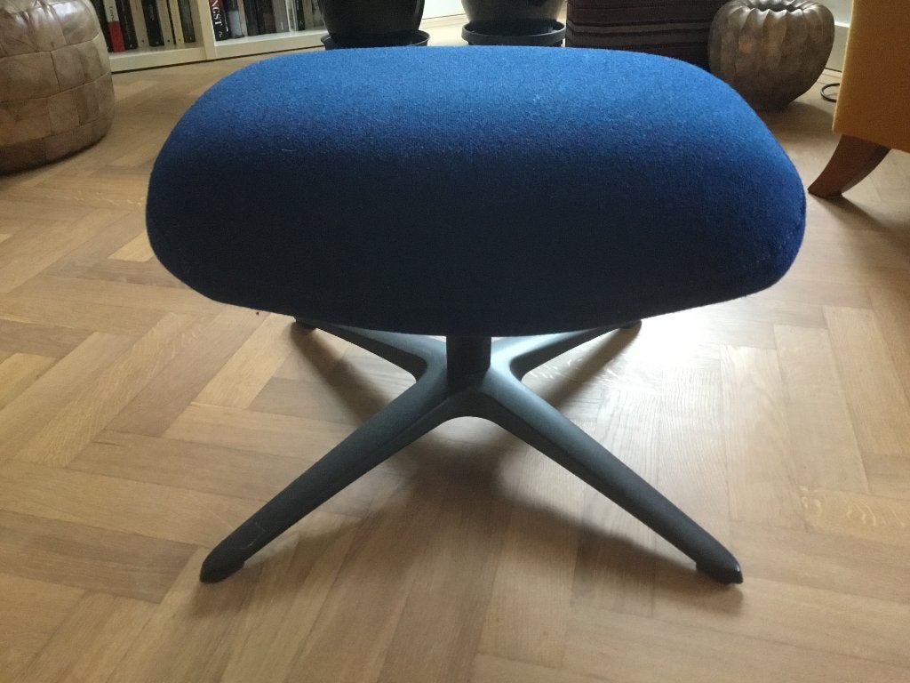 Mooie Poef van het merk Pode, Ophalen, 50 tot 75 cm, Zo goed als nieuw, Metaal