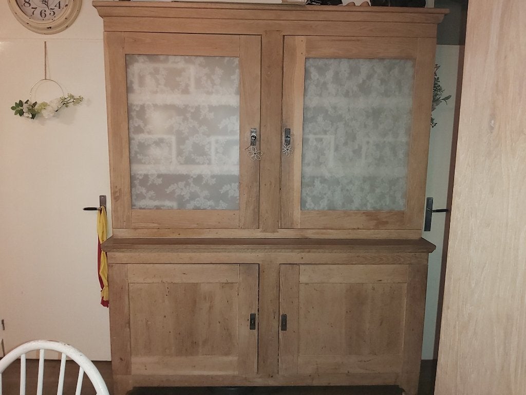 Eikenhouten buffetkast met effen melkglas, Ophalen, Glas, 200 cm of meer, 150 tot 200 cm